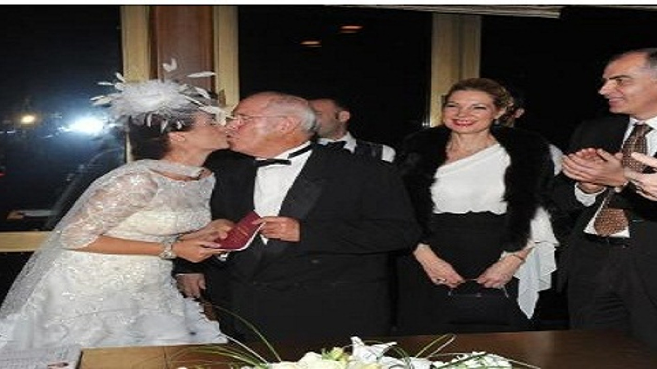 Güngör Bayrak yeniden dünya evine girdi!