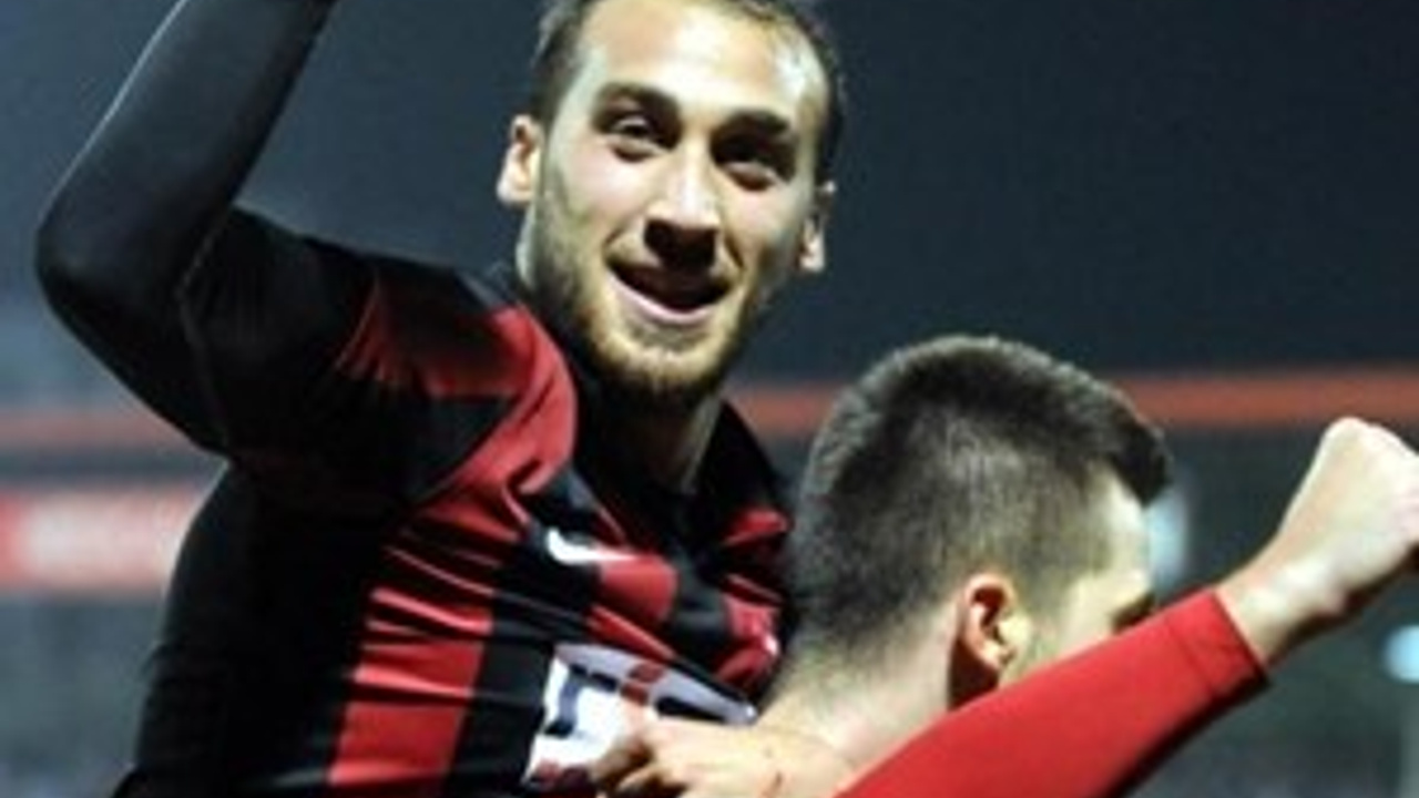 Trabzonspor'da Gündem Cenk Tosun - SacitAslan.com