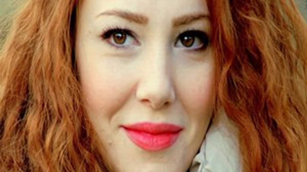 elçin sangu nun makyajsız hali