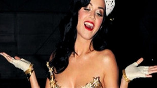 Katy Perry kocasına çok aşık!..