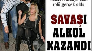 Alkol Özlem Savaş'ı yendi..