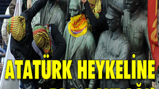 Atatürk heykelinin yüzüne BDP bayrağı bağladılar