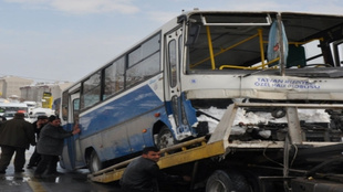 Tatvan'da trafik kazası: 2 ölü, 2 yaralı