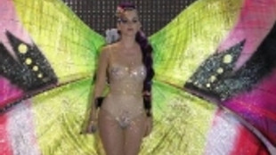 Katy Perry transparan kıyafet giydi