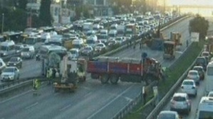 İstanbul trafiğini felç eden kaza!..