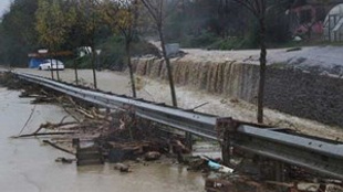 E-5 çift yönlü trafiğe kapandı!