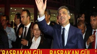 Cumhurbaşkanı Gül'e, ‘Başbakan Gül’ tezahüratları!