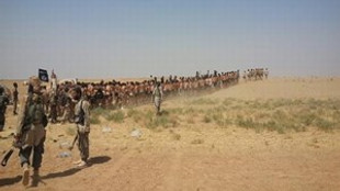 IŞİD 200 Suriyeli askeri böyle infa