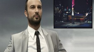 Tarkan'ın merak uyandıran halısı!