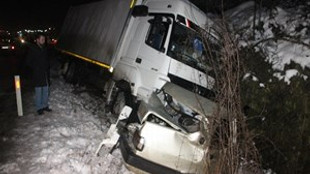 Ereğli'de buzlanan yolda araçlar birbirine girdi!..