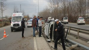 Sakarya'da otomobil yan yattı!...