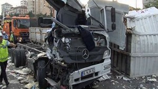 İstanbul trafiğini kilitleyen zincirleme kaza!..