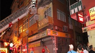 Zonguldak'ta bir evin balkonu çöktü!..