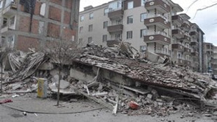 Yozgat'ta dört katlı apartman çöktü