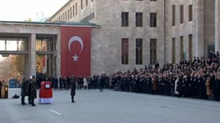 İsmet Sezgin için devlet töreni düzenlendi