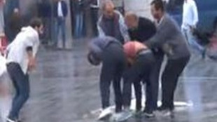 Taksim Meydanı'nda olay kavga!