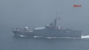 Rus savaş gemisi kargo gemisiyle çarpıştı!