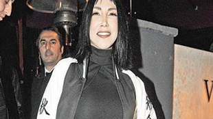 Hande Yener'den 'bakkal' göndermesi!