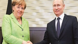 Putin, Merkel’i ağırladı