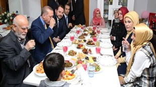 Cumhurbaşkanı Erdoğan şehit ailesiyle iftar yaptı