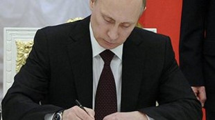 Putin, kararnameyi imzaladı!