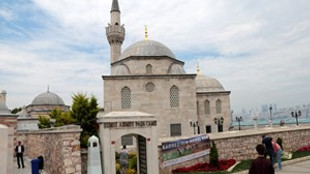 Mimar Sinan'ın eseri olan 437 yıllık cami çatladı!