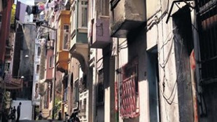 Beyoğlu’ndaki tarihi binalar kurtarılıyor!