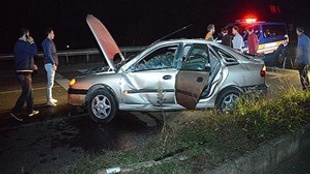 Otomobilden burnu bile kanamadan çıktılar!