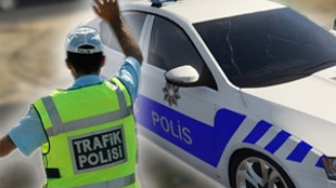 Ceza yazmak isteyen trafik polisinin parmağını kırdılar!