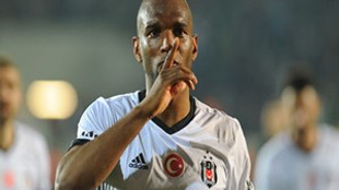 Ryan Babel bardağı taşırdı!