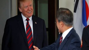 Trump Güney Kore Devlet Başkanı Moon ile görüştü