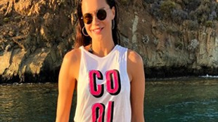 Ebru Şallı 'Cool' takılıyor