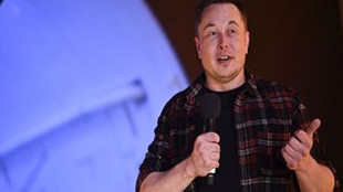 Elon Musk'tan 'uçan araba' duyurusu
