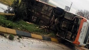 Gaziantep'te belediye otobüsü devrildi!