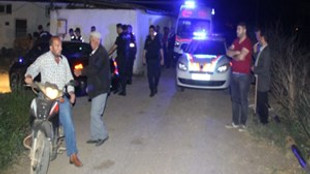İzmir'de cinnet getiren bir kişi dehşet saçtı
