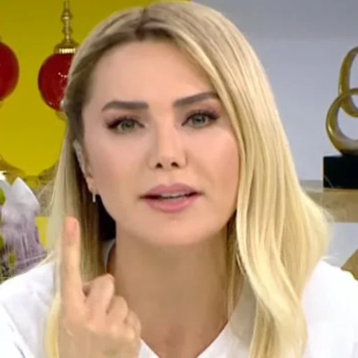 ece erken makyajsiz hali