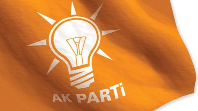 AK Parti'de 'Halktan kopmayın onlarla iç içe olun' uyarısı