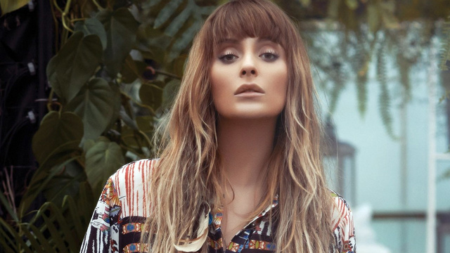 Özge Ulusoy: 'Balerinlik mi? Eşeklik mi?'