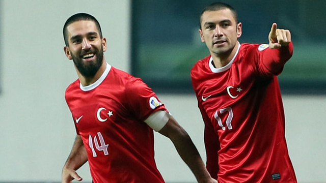 Arda Turan ve Burak Yılmaz'ın tatlı atışması