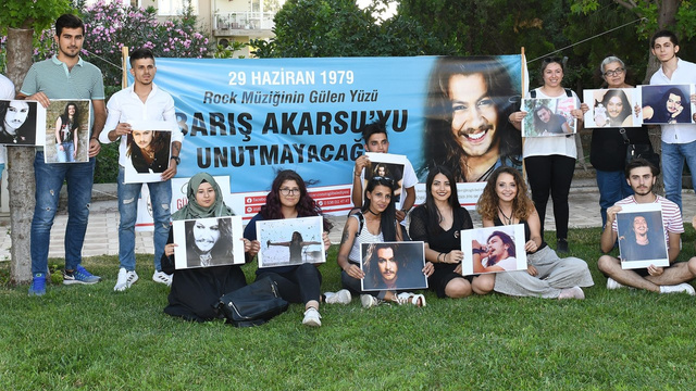 Hayranları Barış Akarsu'yu unutmadı