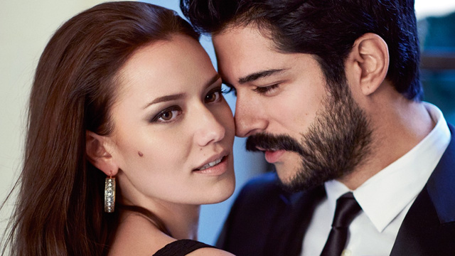Fahriye Evcen'den evlilik yıl dönümü kutlaması