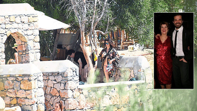 Beren Saat Çeşme'de keyfine bakıyor