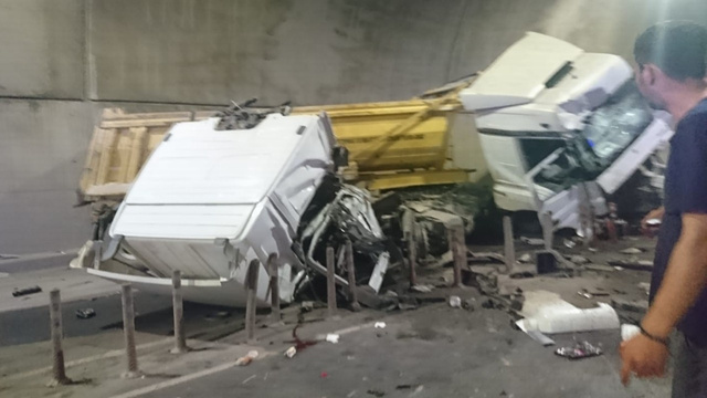 Sabiha Gökçen Havalimanı bağlantı yolundaki tünelde feci kaza