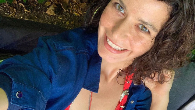 Beren Saat’ten makyajsız tatil paylaşımı