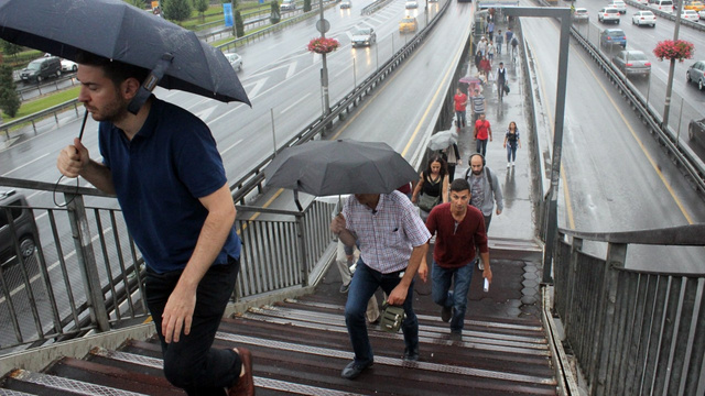 İstanbul güne yağışla başladı