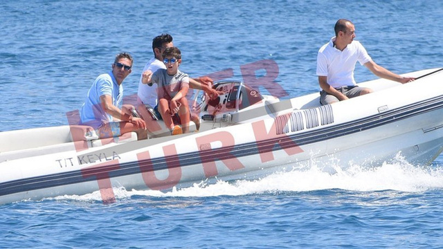 Ali Koç ailesiyle Bodrum'da