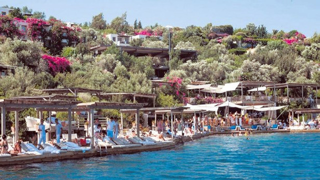 Bodrum'daki Maça Kızı kazığı bitmiyor!