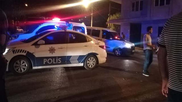 İzmir’de ev sahibi ve yabancı uyruklu kiracı arasında kavga