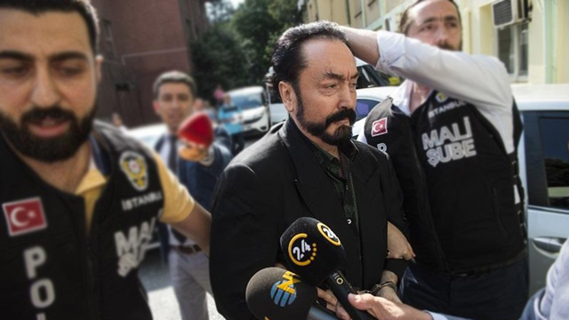 Adnan Oktar'dan ünlü TV yüzüne taciz!