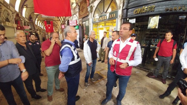 Ekrem İmamoğlu, Eminönü ve Kapalıçarşı’da incelemelerde bulundu